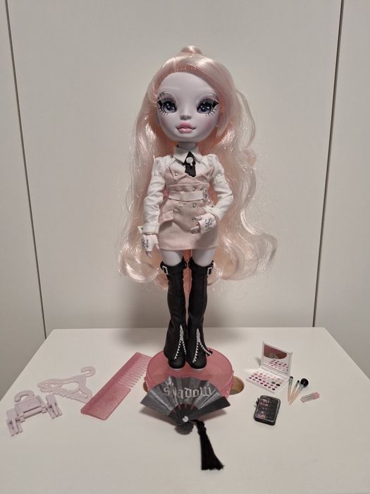 Rainbow High, Shadow High, Junior High  papusi