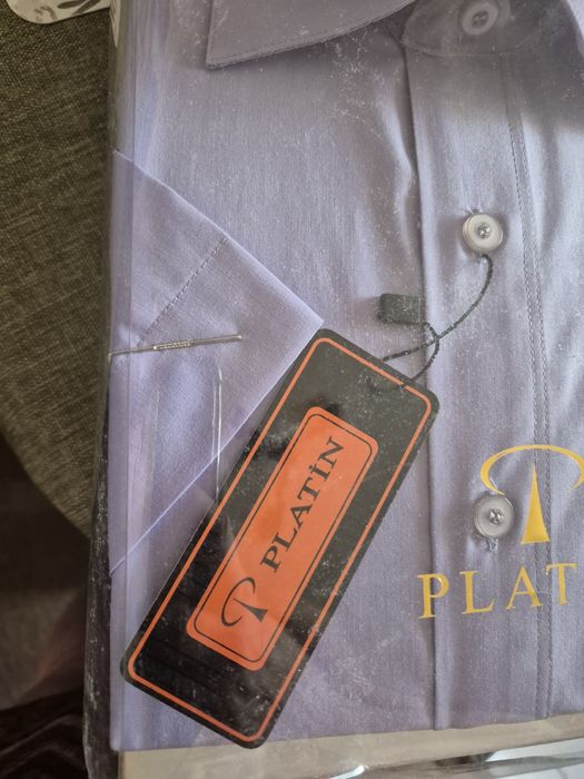 Рубашки разные мужские