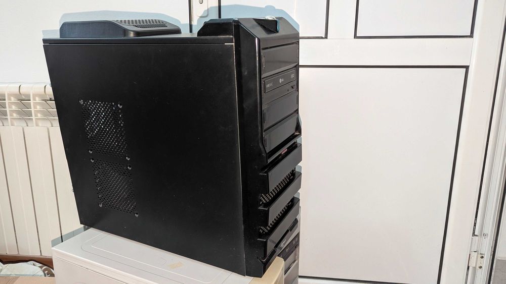 Оборудван компютър 320GB + Windows 10