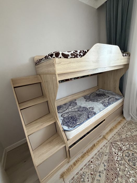 Двухярусная кровать