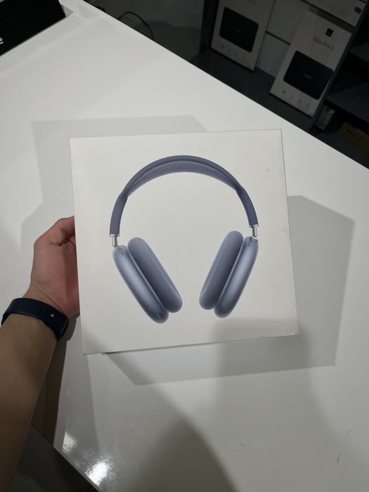 Продам AirPods Max 2, мало б/у, оригинал