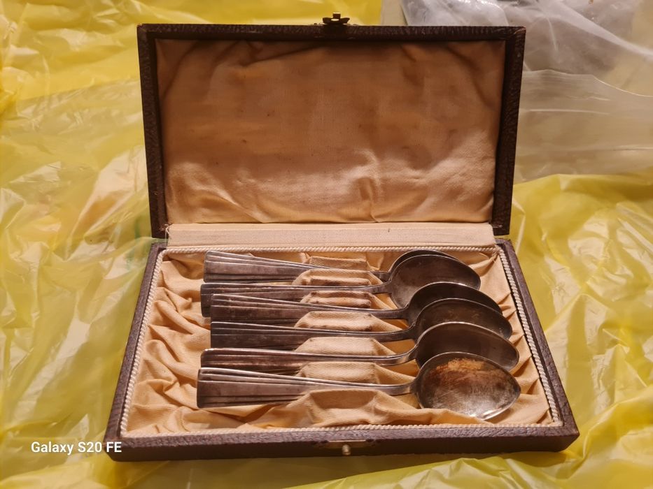 Продавам стари посребрени лъжички