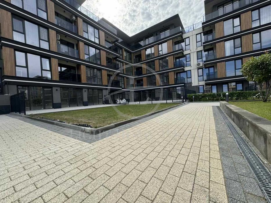 Продава се Двустаен апартамент в Пловдив, Христо Смирненски - 74 кв.м за 1493 €/кв.м - Снимка #1