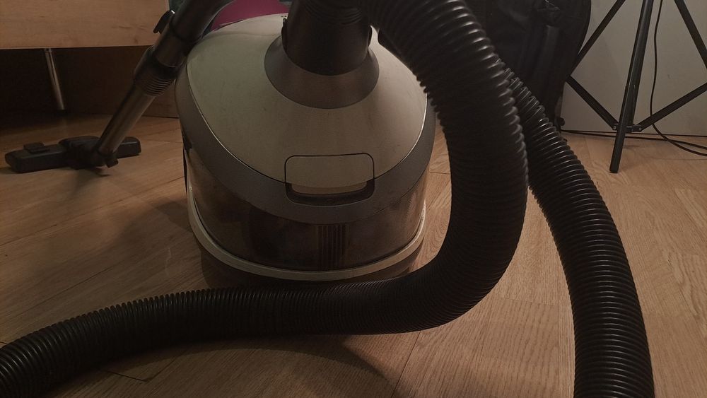 Продаю пылесос samsung aquatic.