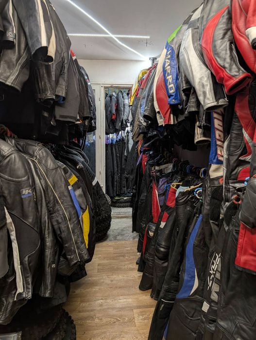 Мото екипировка нова,втора употреба и аксесоари за мотори.