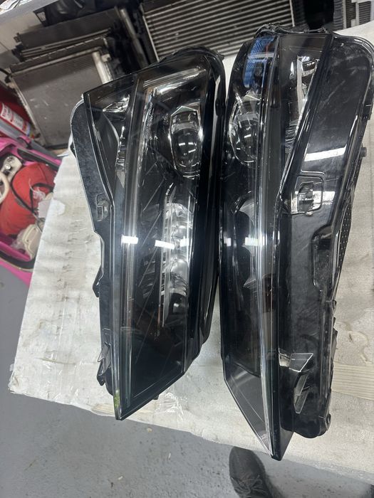 Faruri stanga dreapta full led skoda superb 3v facelift.