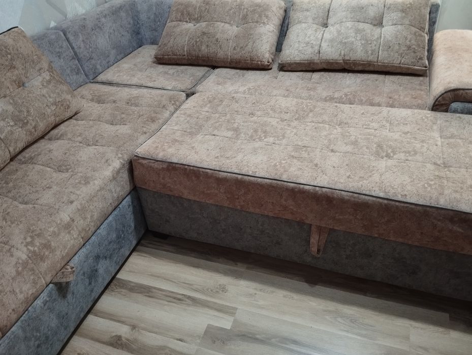 Мягкий большой уголок