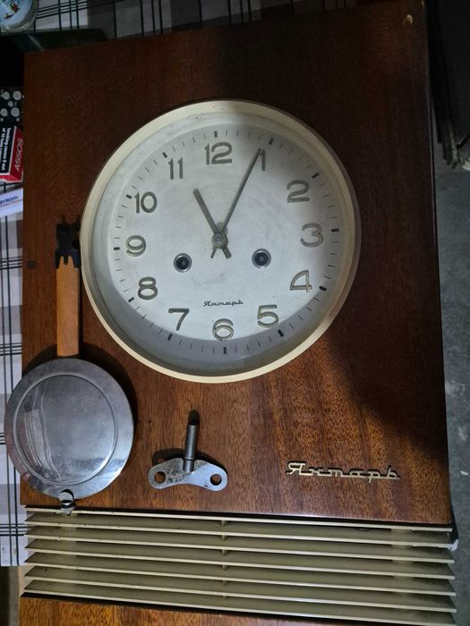 Ceas de perete cu pendul