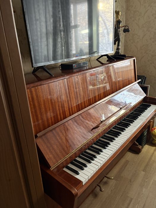 Продам пианино «Иверия»