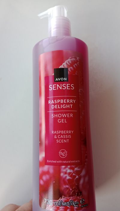 Продаю духи, тушь, гель для душа