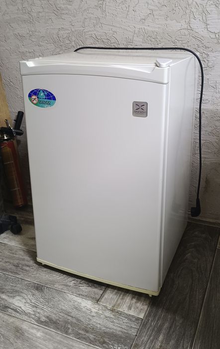 Продам небольшой холодильник б/у