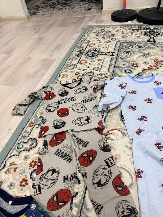 все пижамы отдам за 5000 тг