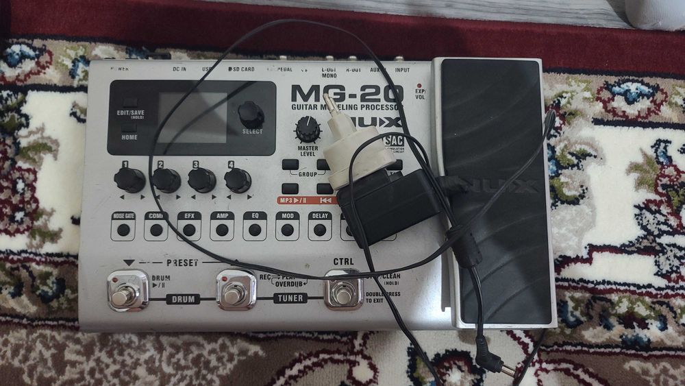 Guitar protsessor nux mg 20