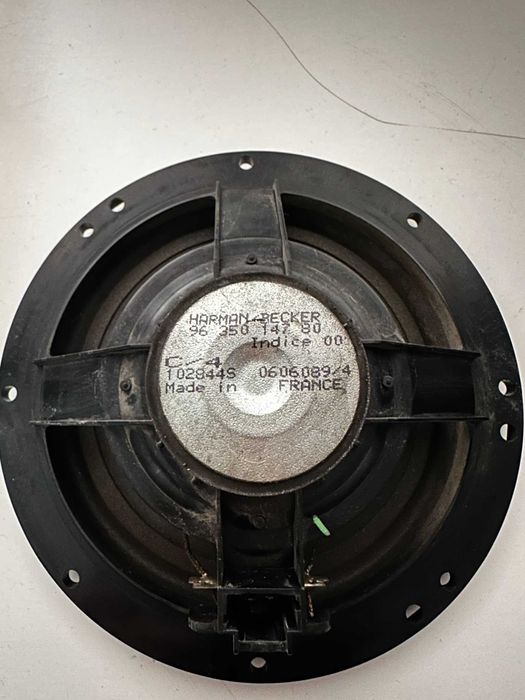 Радио за кола Sony CDX-GT200 + колони Harman Becker