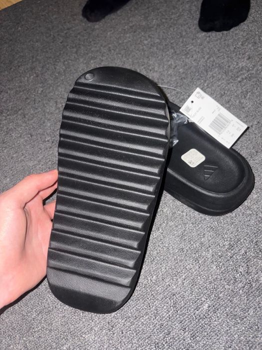 Papuci Yeezy slide Noi