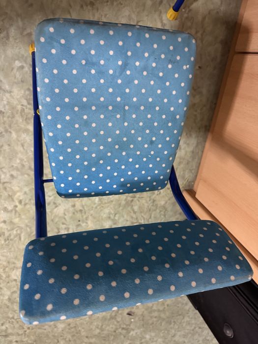 Детский стол со стулом