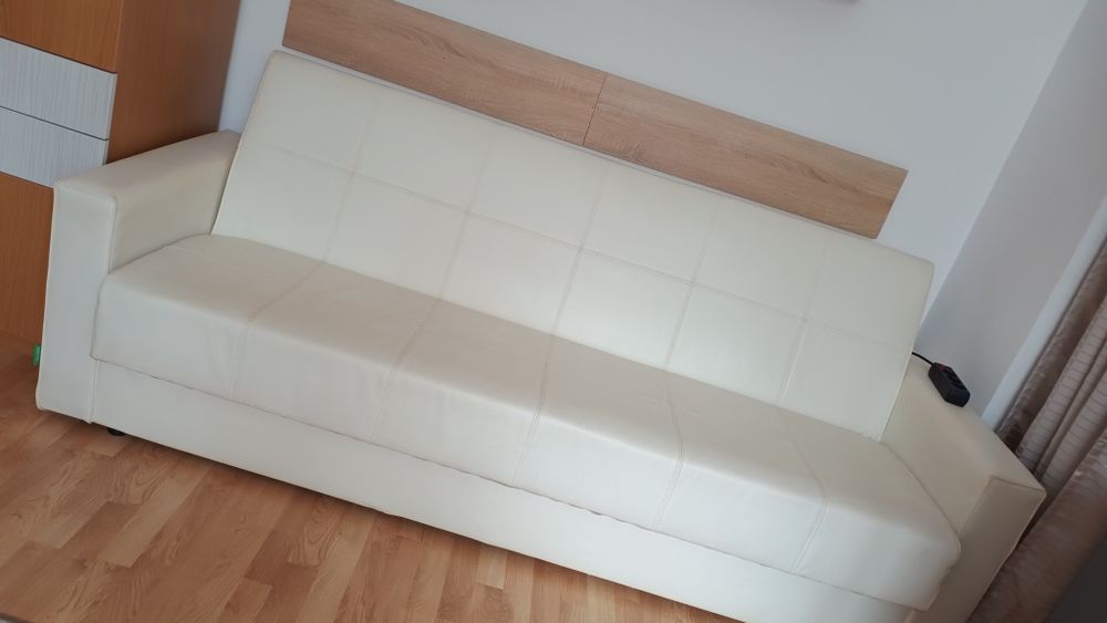 Vând canapeaua extensibila