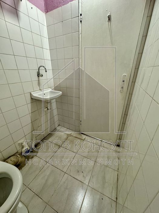 Дава се под наем Офис в Пловдив, Център - 30 кв.м за 200 € - Снимка #2