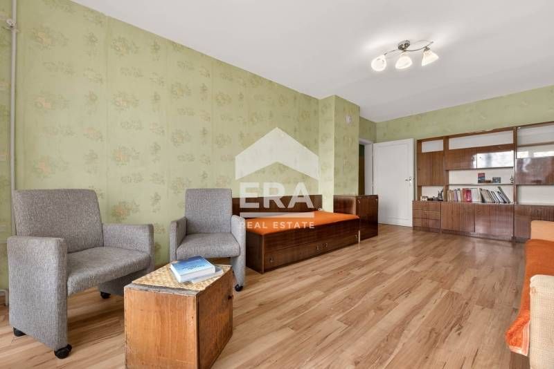 Двустаен, ексклузивен, панорамен апартамент за продажба, с отделна кух