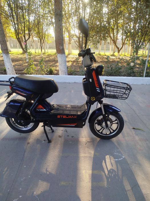 Ko'zoynak skuter sotiladi