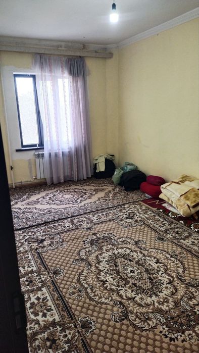 1 xonali kvartira ijaraga beriladi.