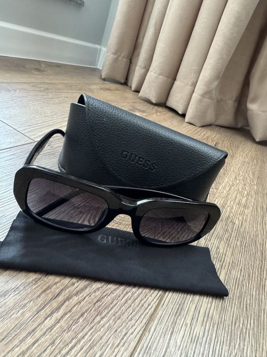 Очила Guess