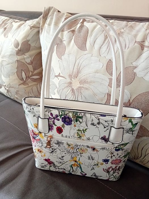 Няколко различни чанти