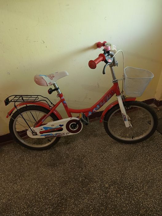 Vând 2 biciclete cu roți pe 16 cea cu brioșe și cea roșie cu roți pe 18