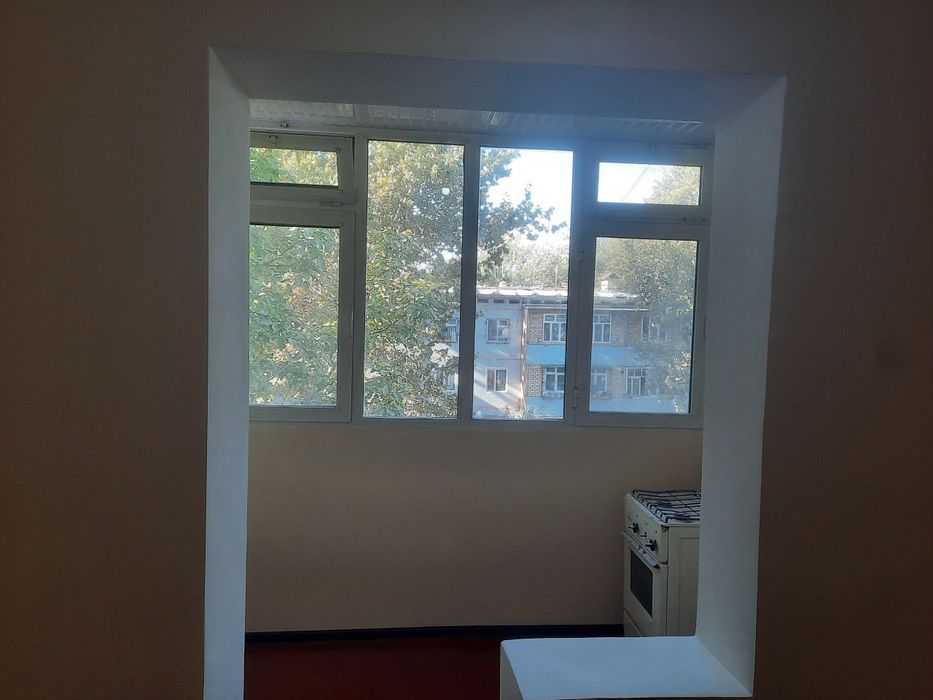 Сотилади: Чирчик шахар, Тройцкий центри Феруза-4 уй, 1 хоналик, 4-этаж