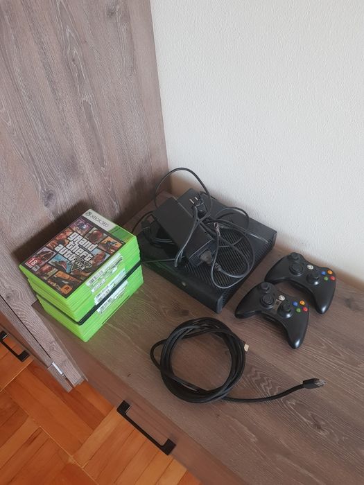 Vand sau schimb Xbox 360!!!
