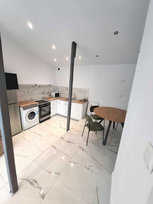 Продава реновирана къща 70 м2 с двор 200 м2 в Аспровалта