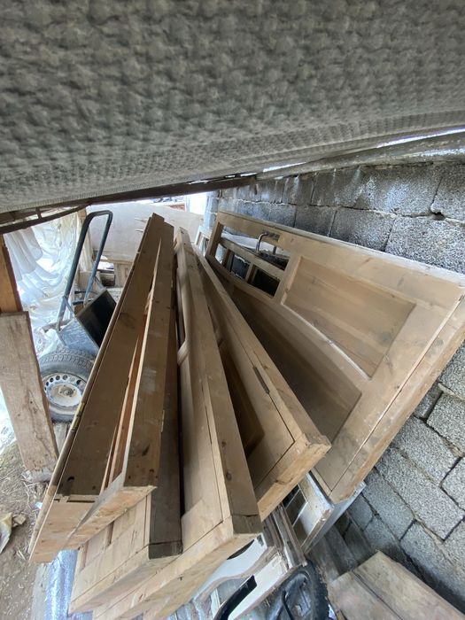 Eshik rom sotiladi srochniy!