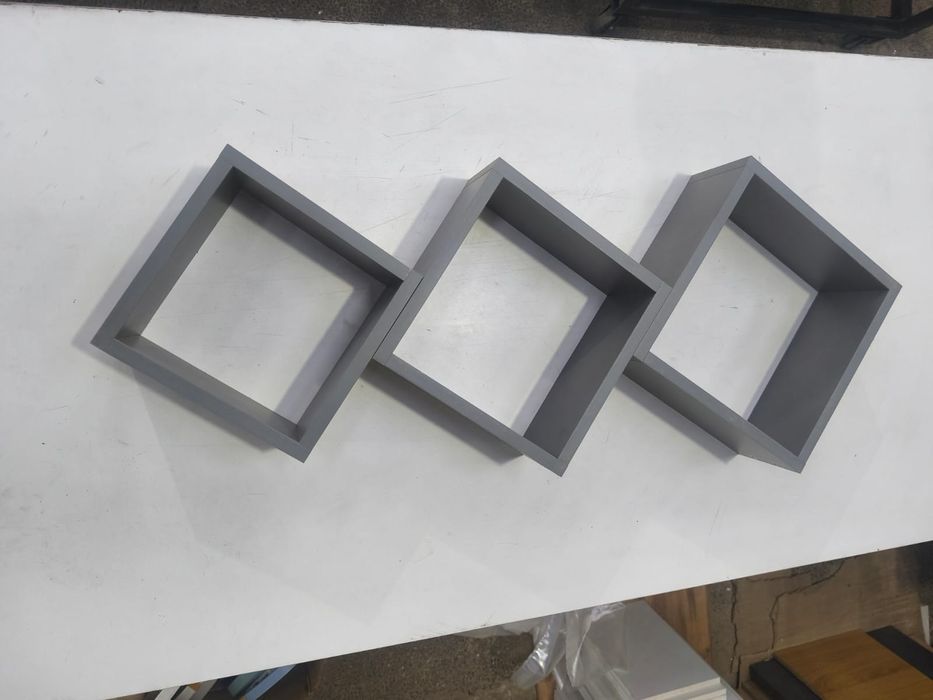 Полочки для фото и сувениров