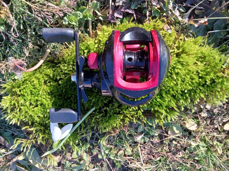 Baitcast fishing reel макара