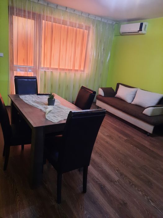 Дава се под наем Двустаен апартамент в Варна, Център - 80 кв.м за 612 € - Снимка #1