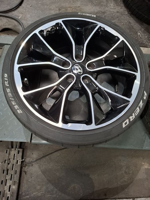 Vând anvelope vara Pirelli