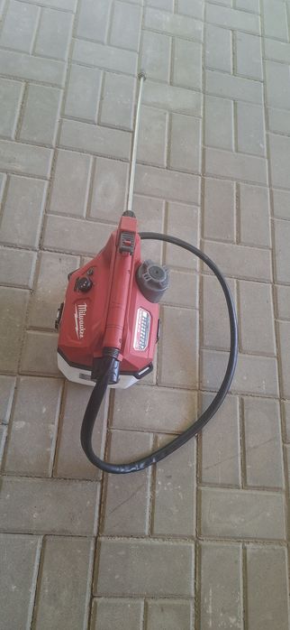 Milwaukee pulverizator
