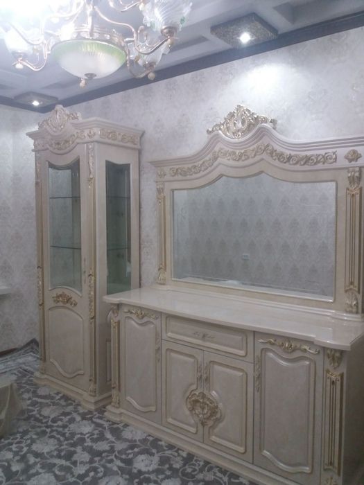 Гостиный мебель Комуд и 2 пинал на скидке