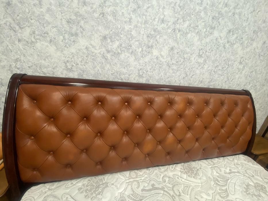 Продам двуспальную кровать