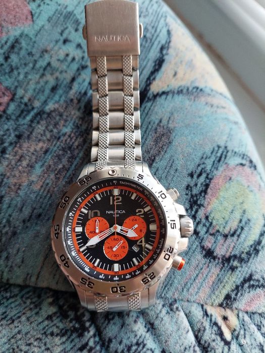 Продавам Мъжки Часовник  NAUTICA.