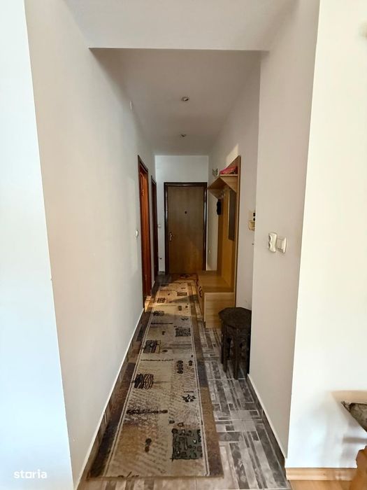 Garsoniera superba, et.1, cu garaj inclus - zona centrala Sinaia