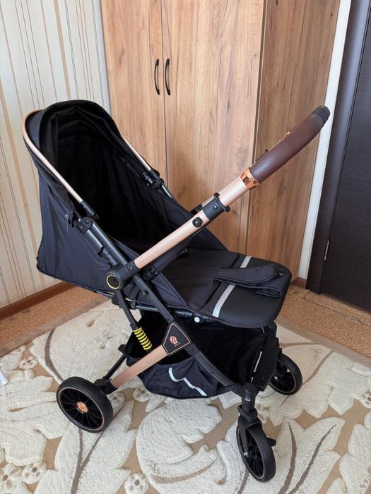 Детская прогулочная коляска