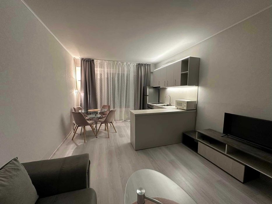 Продава се Двустаен апартамент в София, Белите брези - 74 кв.м за 1852 €/кв.м - Снимка #4