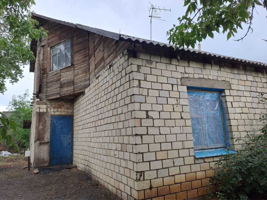 продается 2 этажный дом,