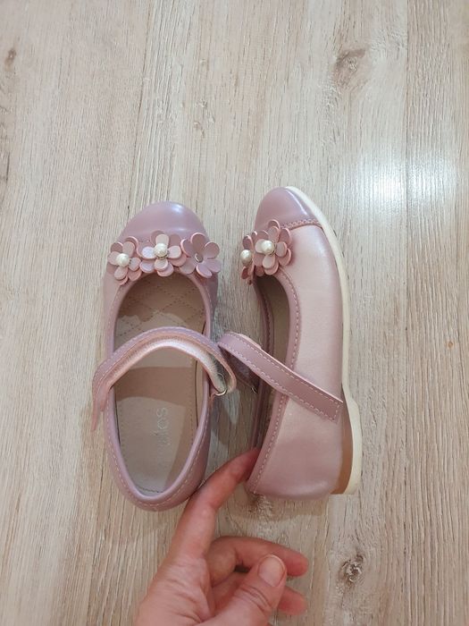 Туфельки за 1500 тенге.