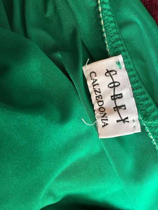 Къса зелена рокля с гол гръб по тялото