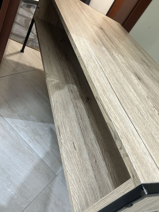 Холна маса с чекмедже