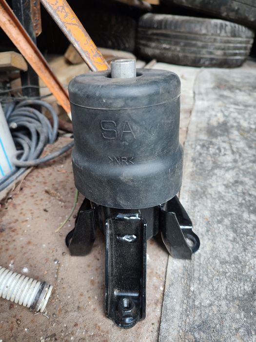 Передняя подушка