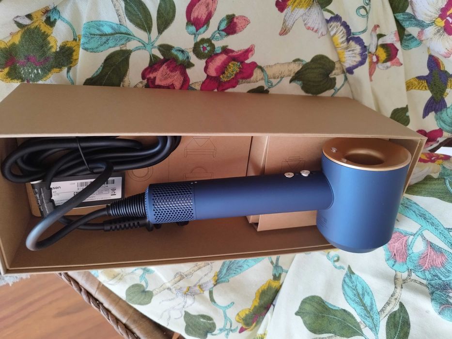 Сешоар Dyson supersonic HD08 син/мед КАТО НОВ