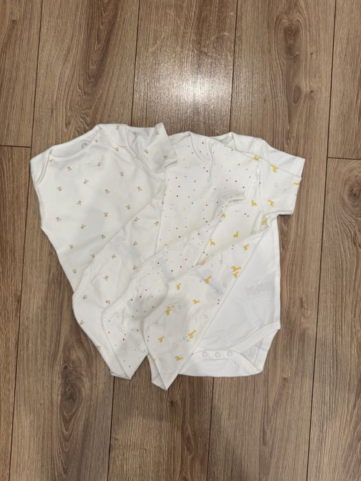 Продам осеннюю куртку для девочки